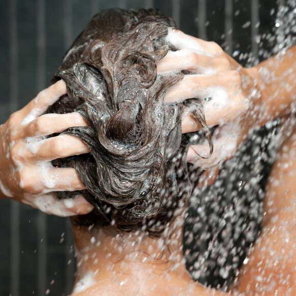 Se laver les cheveux-lavage trop frequent